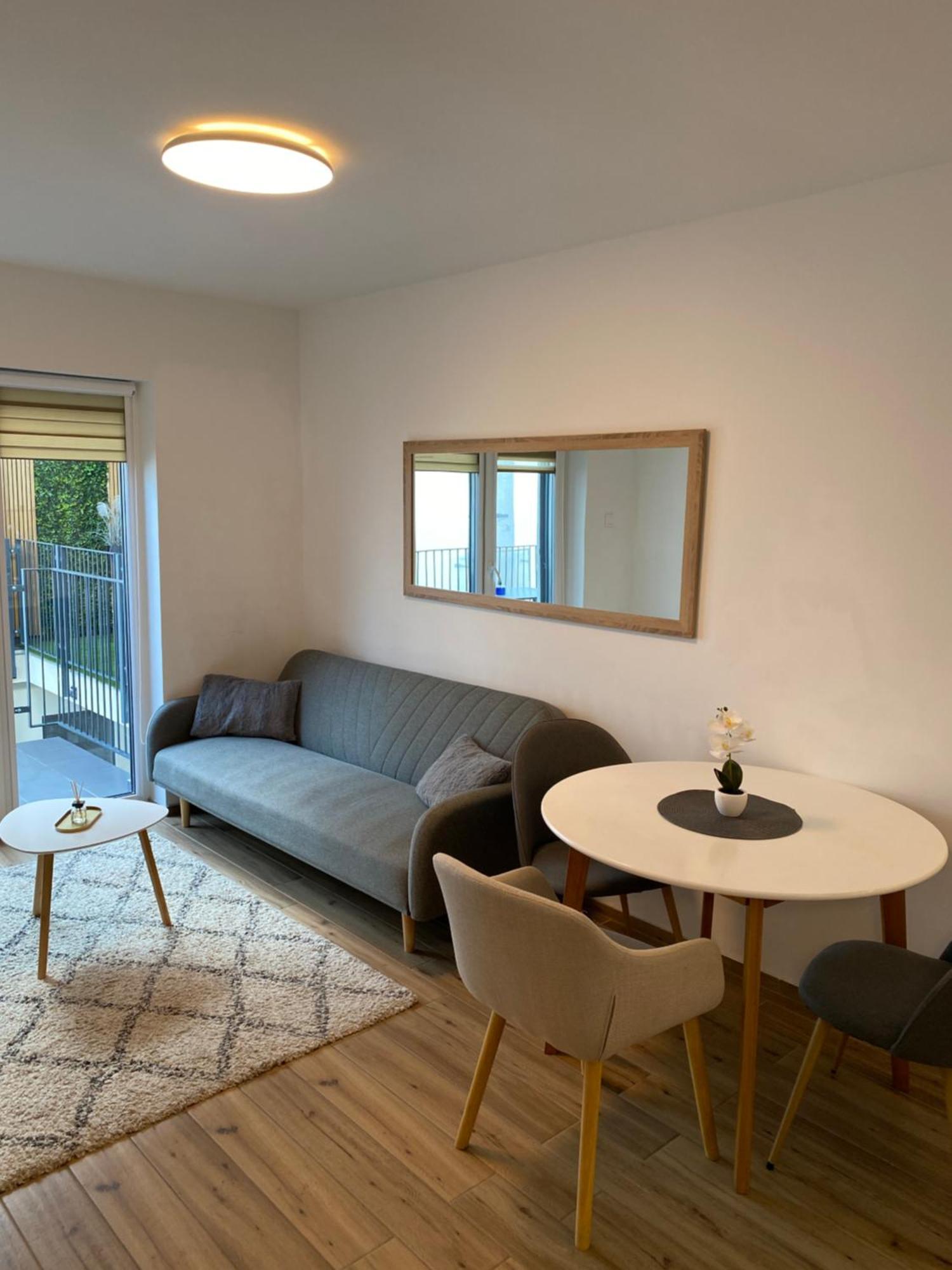 R77 Apartment Downtown - Penthouse Budapest Exterior photo
